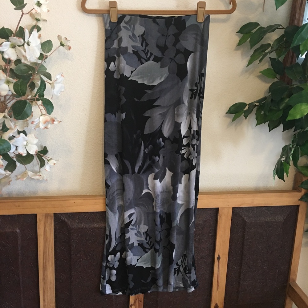Nexxen USA floral print full length skirt NWOT M